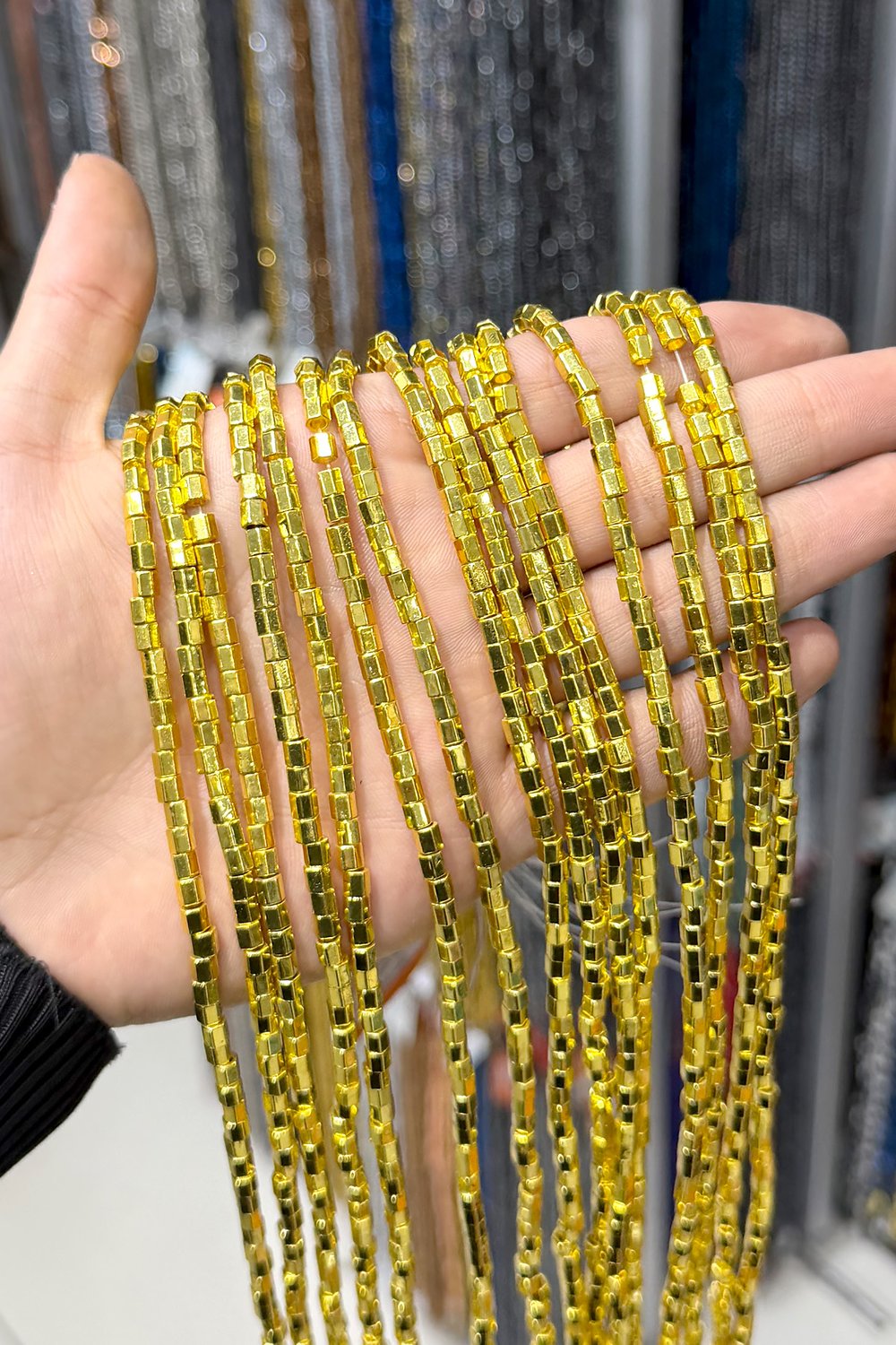 Hematit Taşı 4x4mm Altıgen Kesim Doğal Taş Diziler