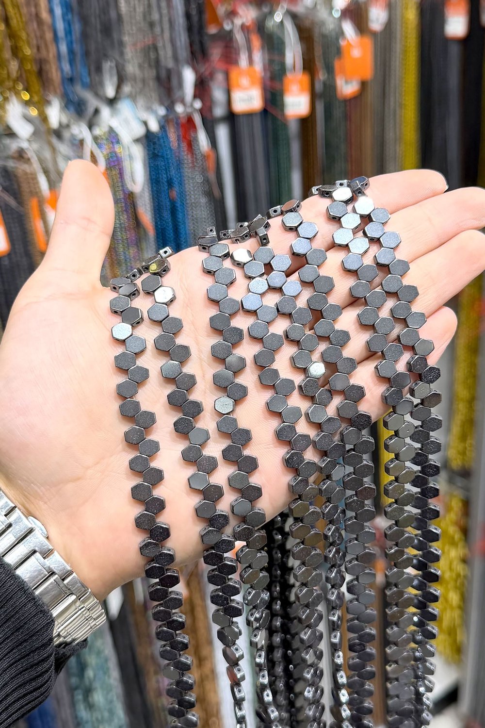 Hematit Taşı 7x7mm Yassı Altıgen Kesim Doğal Taş Diziler