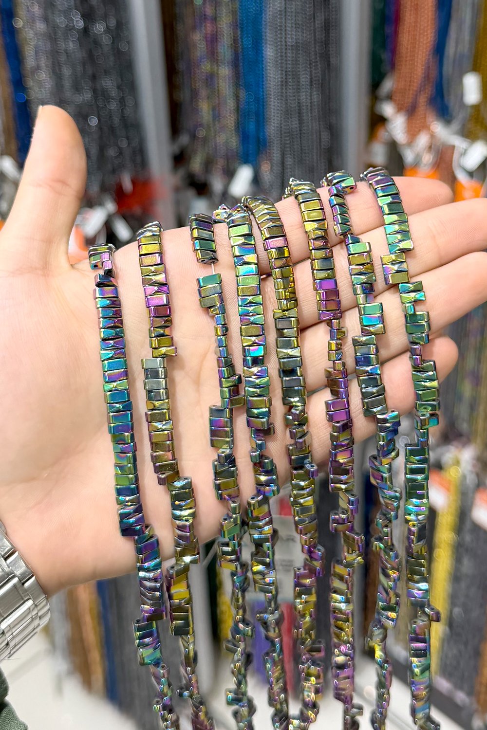 Hematit Taşı 8x3mm Piramit Kesim Doğal Taş Diziler