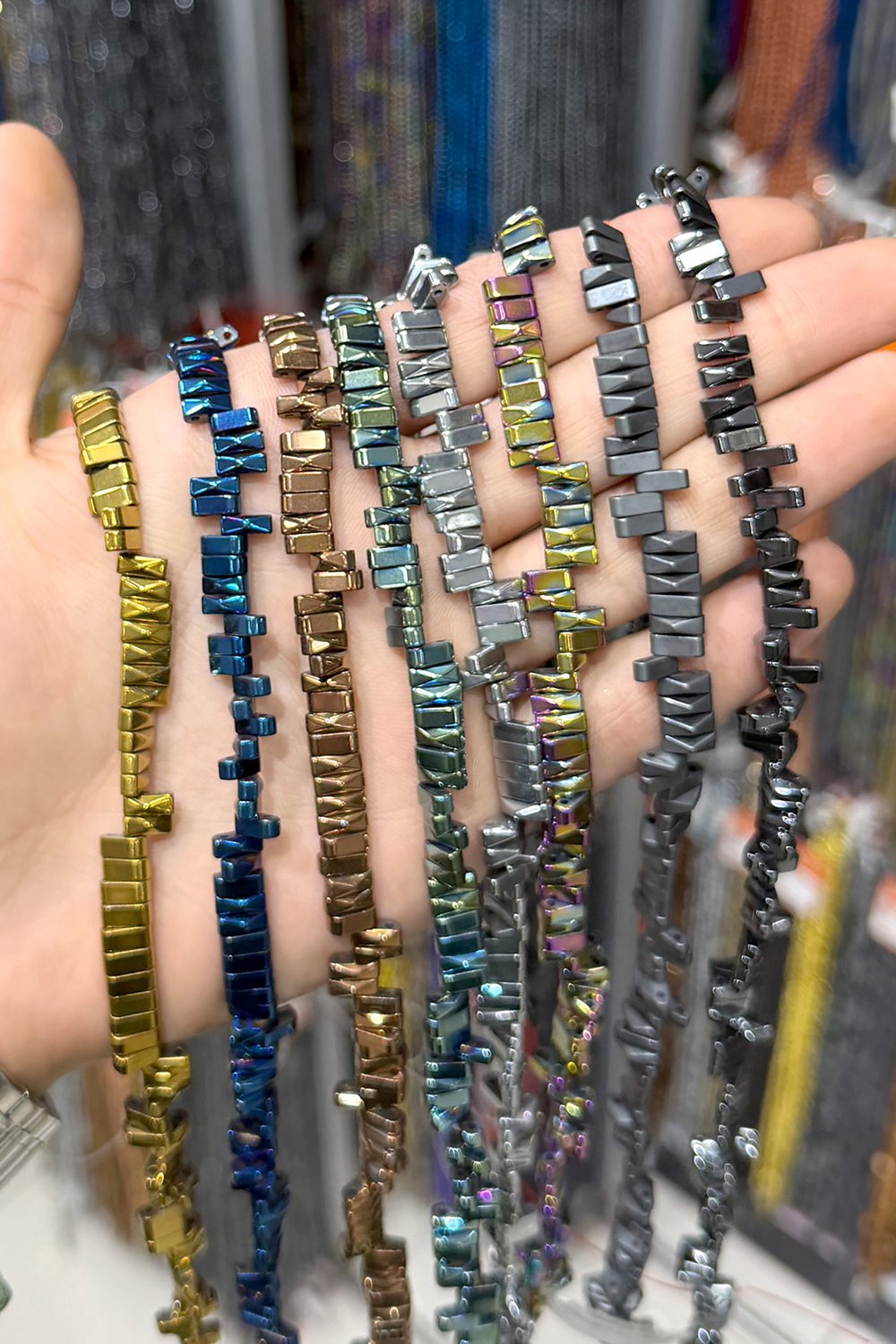 Hematit Taşı 8x3mm Piramit Kesim Doğal Taş Diziler