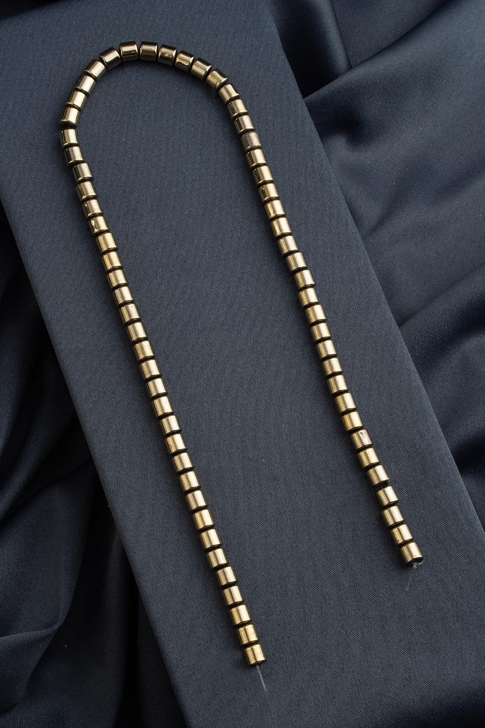 Hematit Taşı 8x4mm Piramit Kesim Doğal Taş Diziler