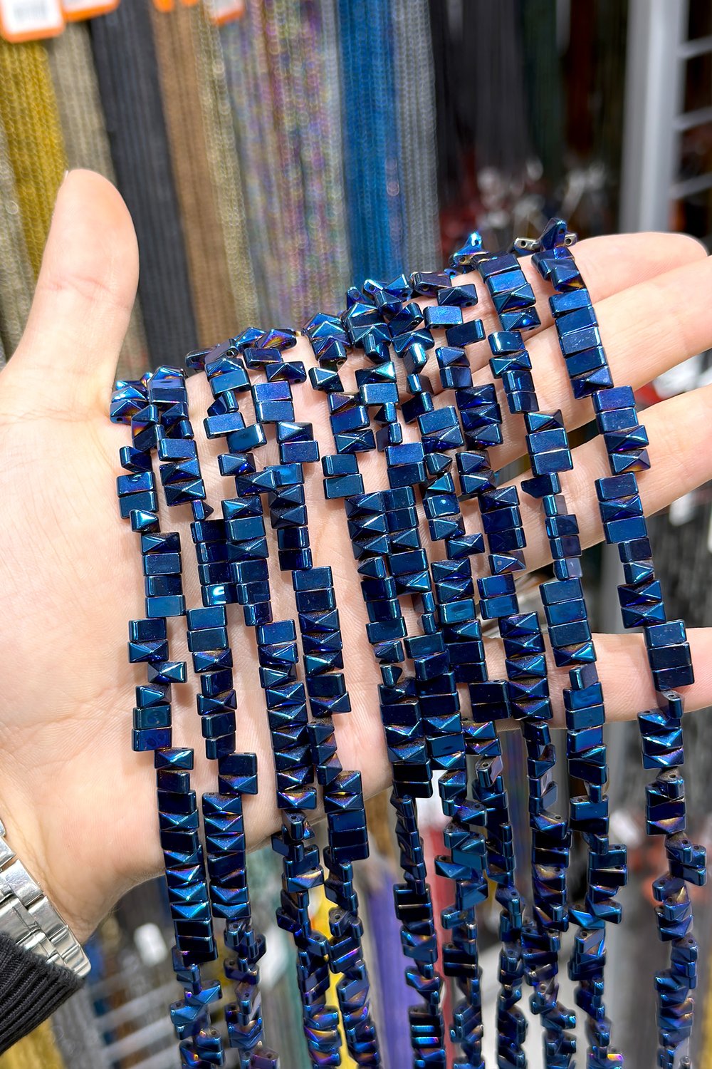 Hematit Taşı 8x4mm Piramit Kesim Doğal Taş Diziler