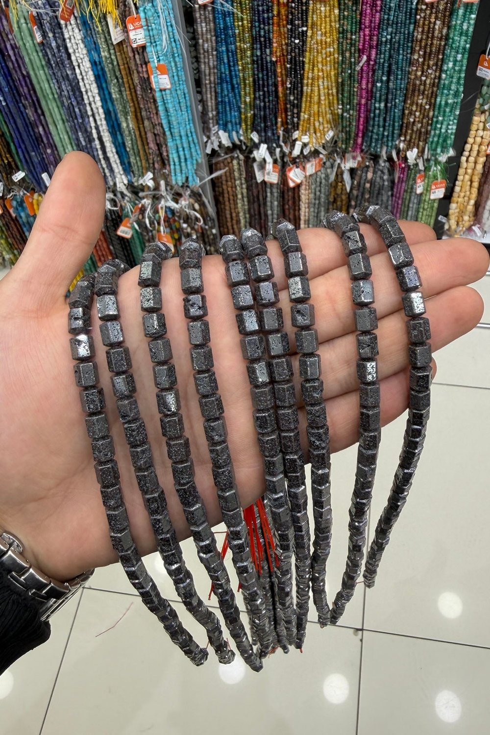 Hematit Taşı Altıgen Kesim 8x6mm-Pütürlü Füme Doğal Taş Dizi