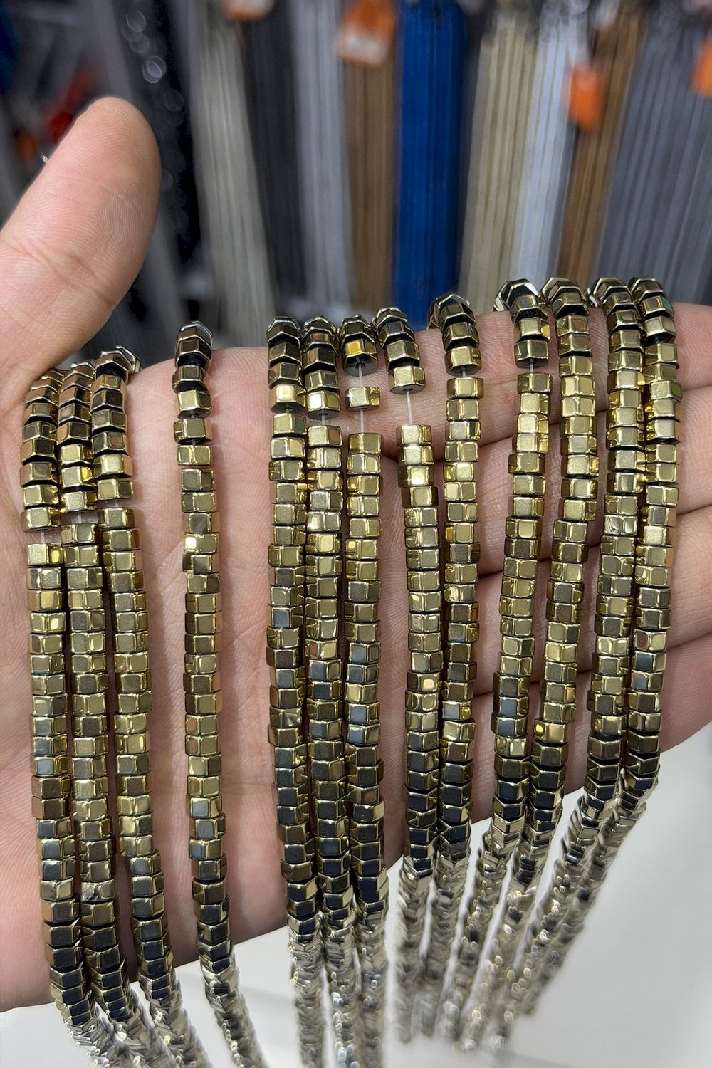 Hematit Taşı Altıgen Kesim Parlak Antik Sarı 6x3mm Doğal Taş Dizi