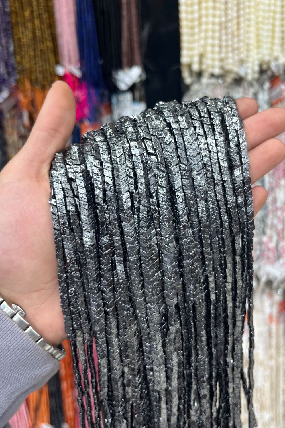 Hematit Taşı Bombeli Çavuş Kesim Füme 6x3mm Doğal Taş Dizi