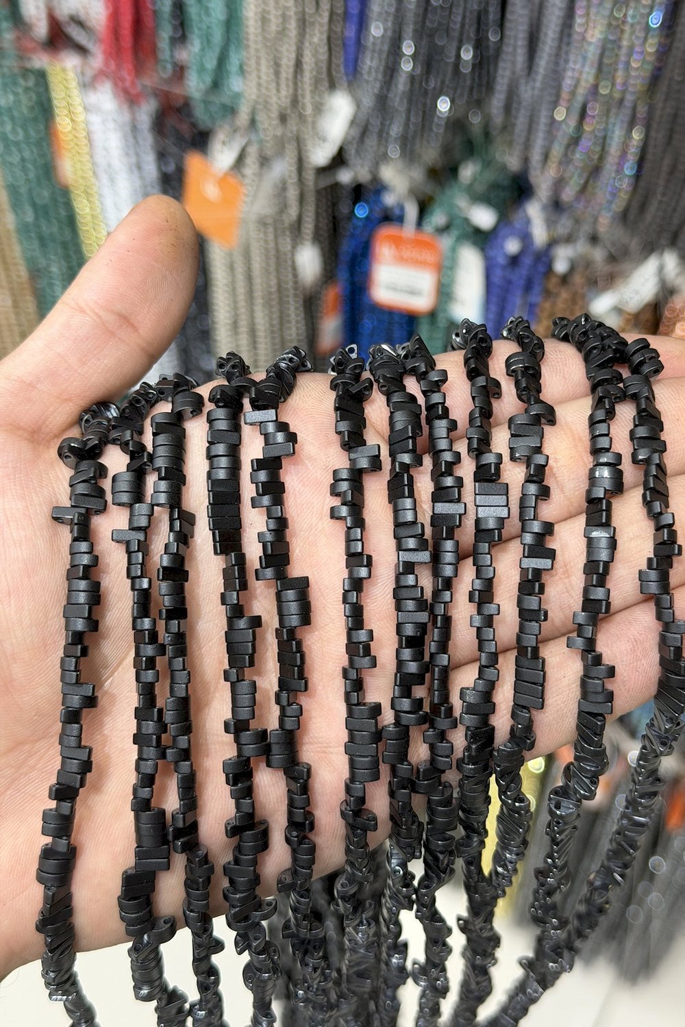 Hematit Taşı Bombeli Kesim Mat Siyah 6x2mm Doğal Taş Dizi