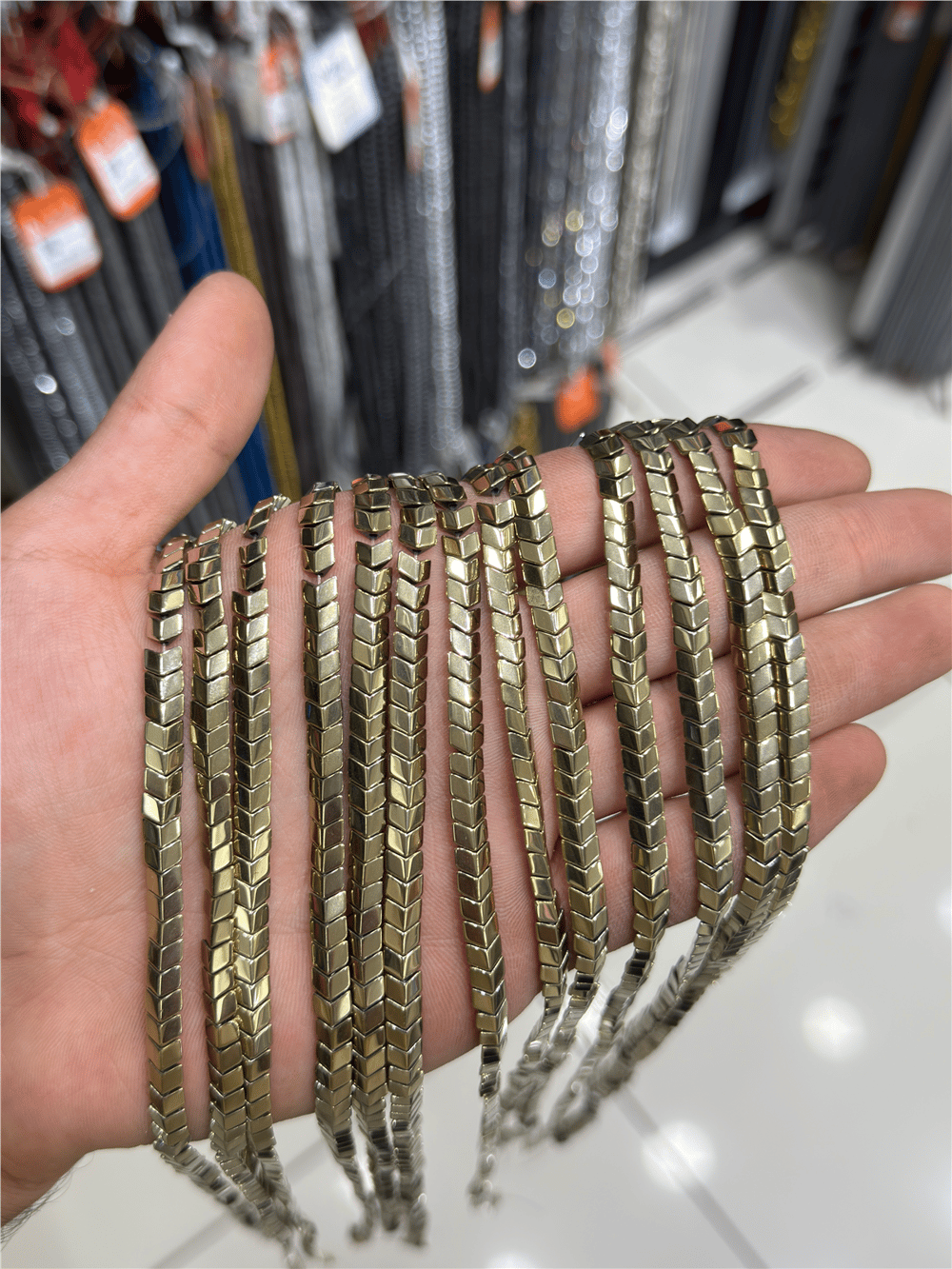 Hematit Taşı Bombeli Kesim Parlak Antik Sarı 6x3mm Doğal Taş Dizi
