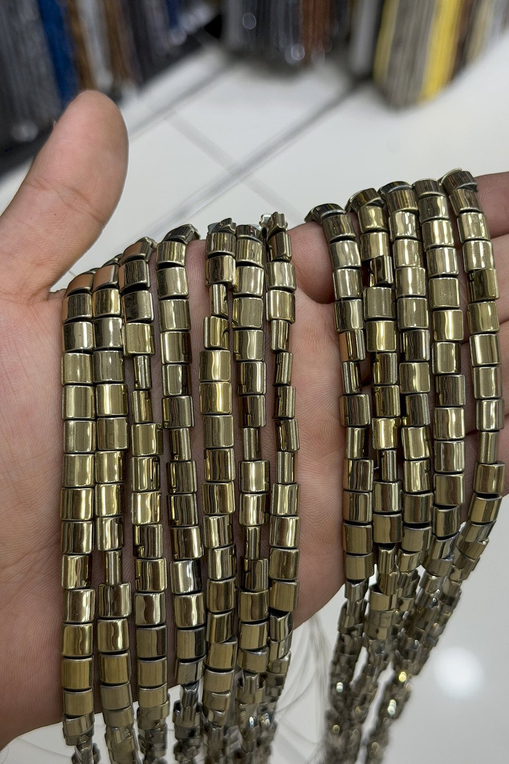 Hematit Taşı Bombeli Kesim Parlak Antik Sarı 7x7mm Doğal Taş Dizi