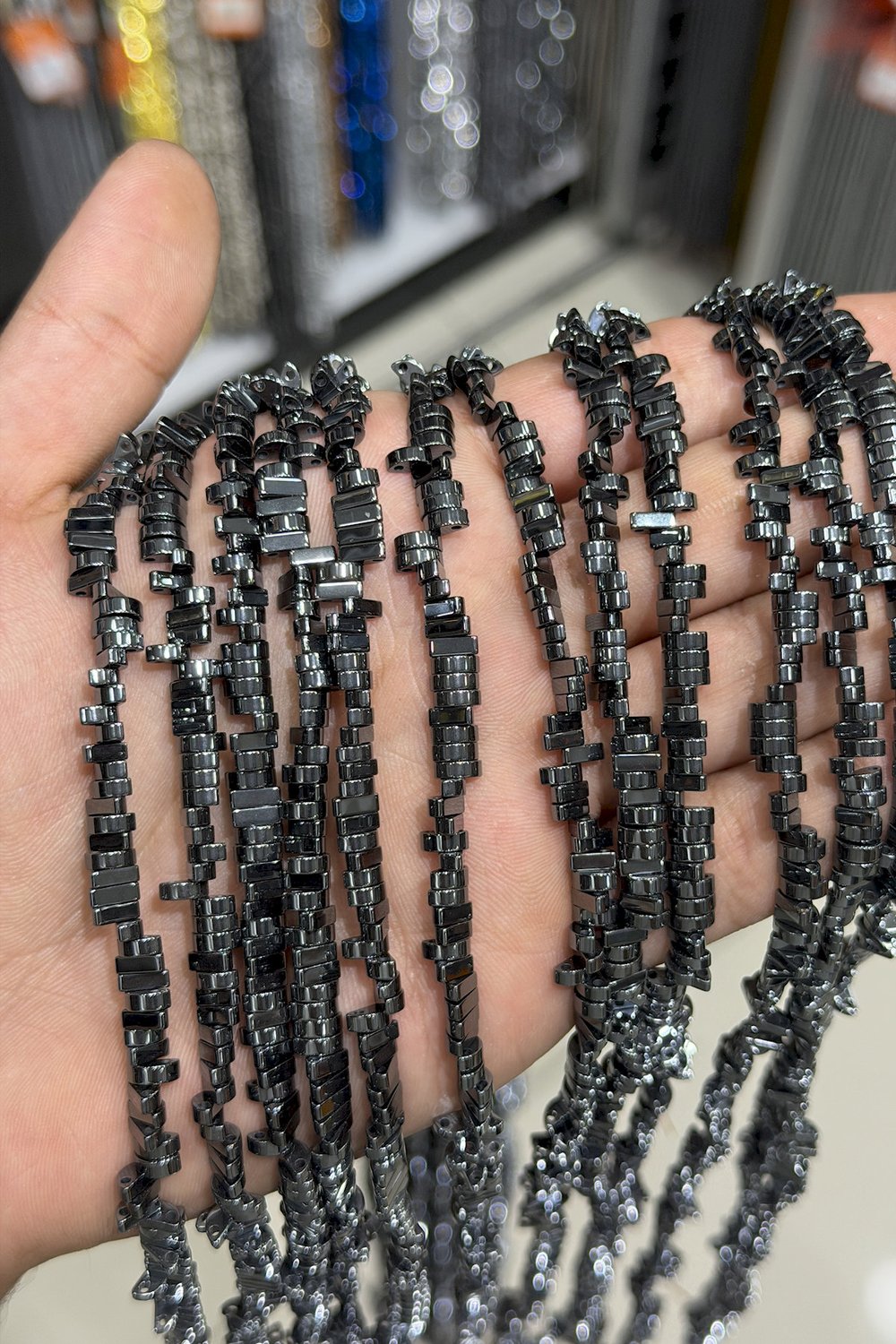 Hematit Taşı Bombeli Kesim Parlak Füme 6x2mm Doğal Taş Dizi