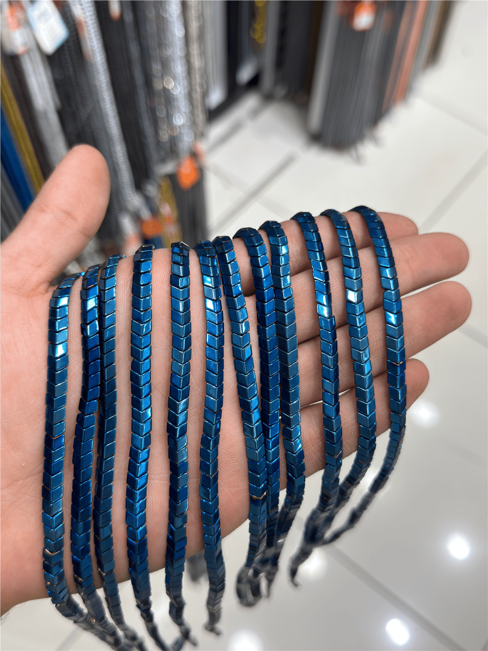 Hematit Taşı Bombeli Kesim Parlak Mavi 6x3mm Doğal Taş Dizi