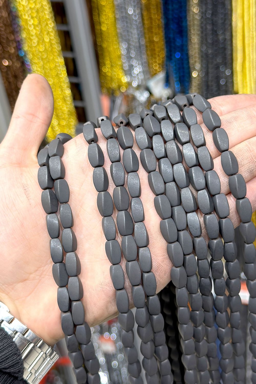 Hematit Taşı Burgulu Dikdörgen Kesim 6x12mm- Mat Siyah Doğal Taş Dizi