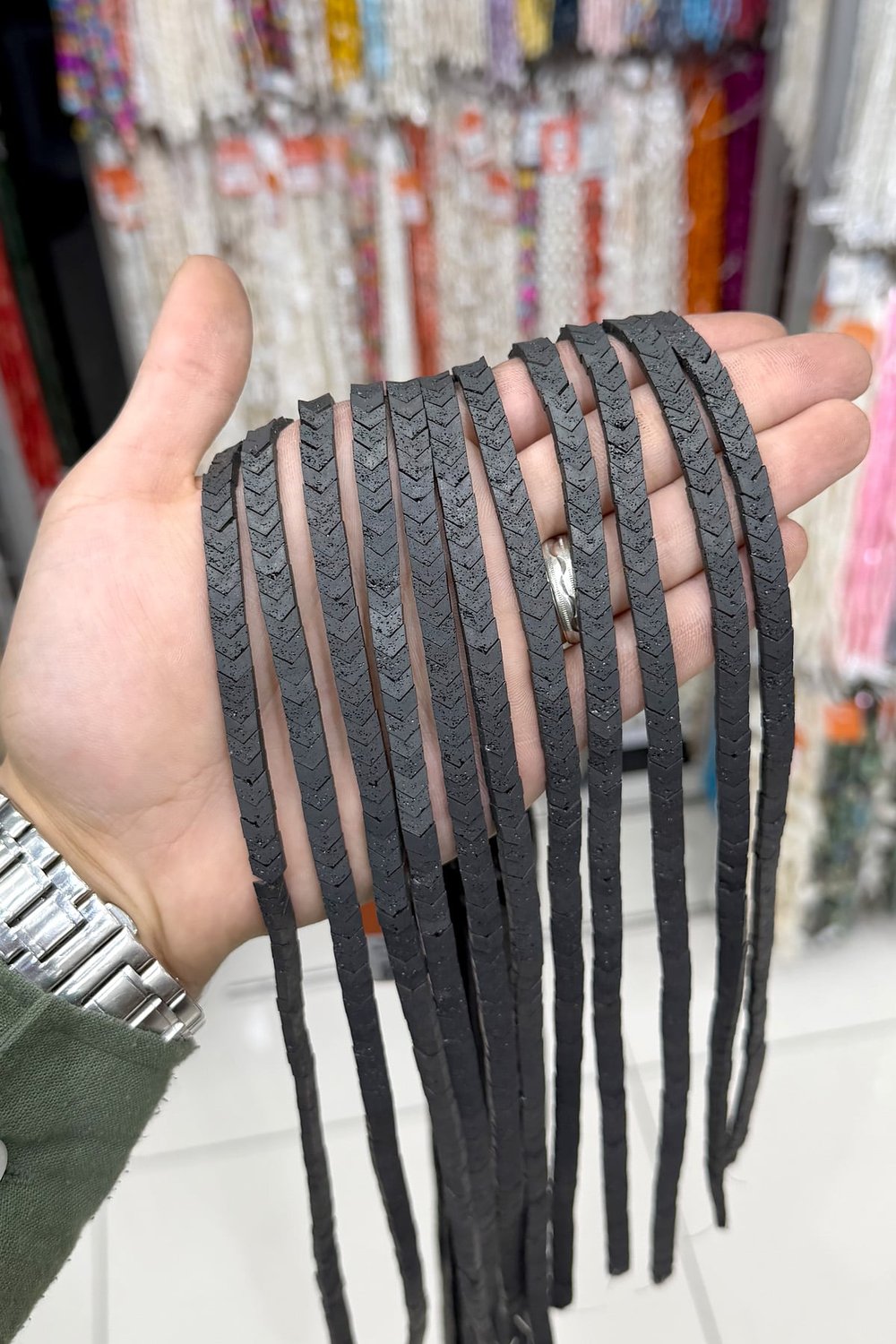 Hematit Taşı Çavuş Kesim Mat Siyah 6x3mm Doğal Taş Dizi