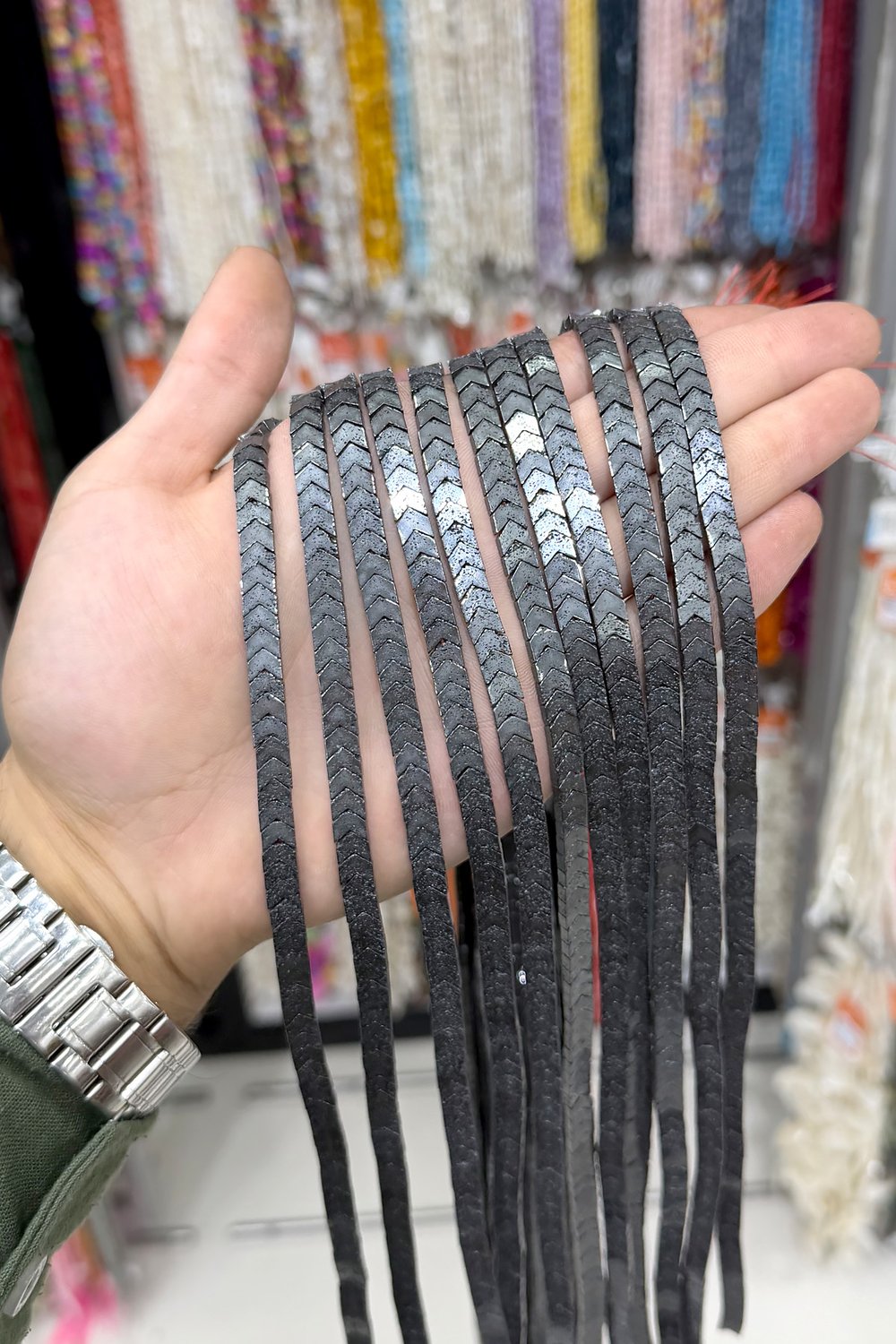 Hematit Taşı Çavuş Kesim Parlak Füme 6x3mm Doğal Taş Dizi