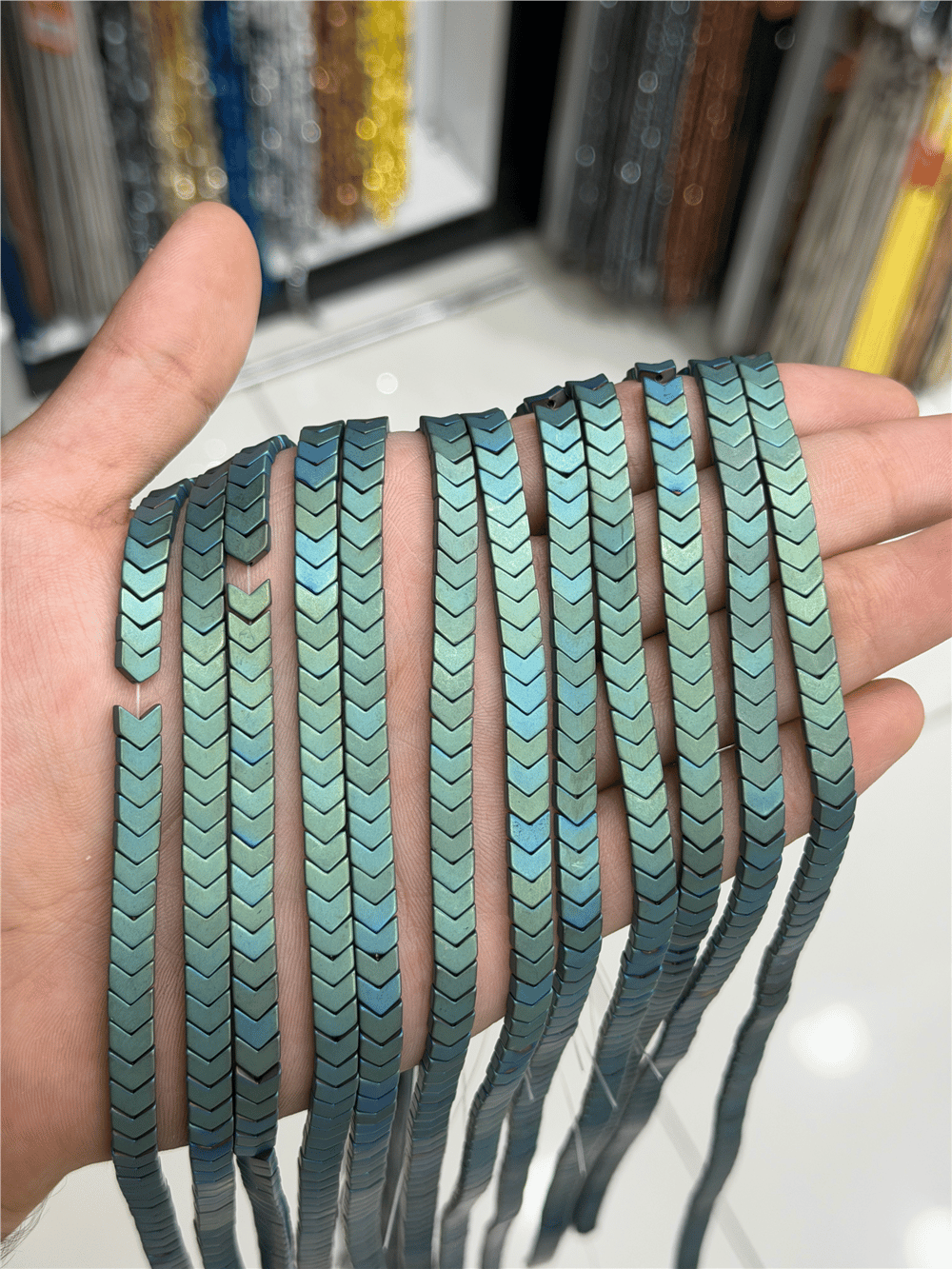 Hematit Taşı Çavuş Kesim Mat Yeşil 6x3mm Doğal Taş Dizi