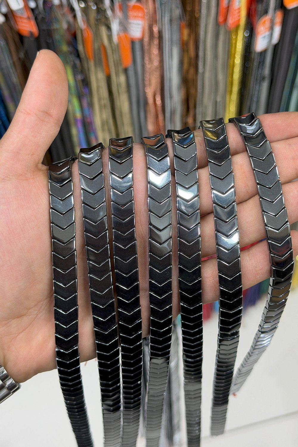 Hematit Taşı Çavuş Kesim Parlak Füme 10x4mm Doğal Taş Dizi