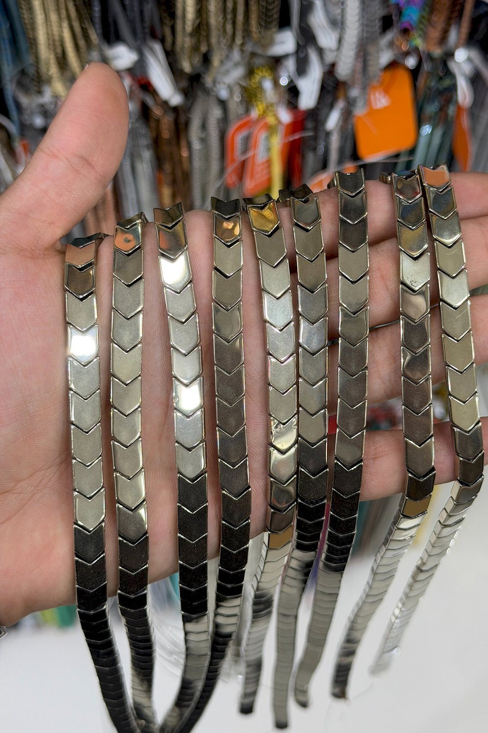Hematit Taşı Çavuş Kesim Parlak Füme 8x8mm Doğal Taş Dizi