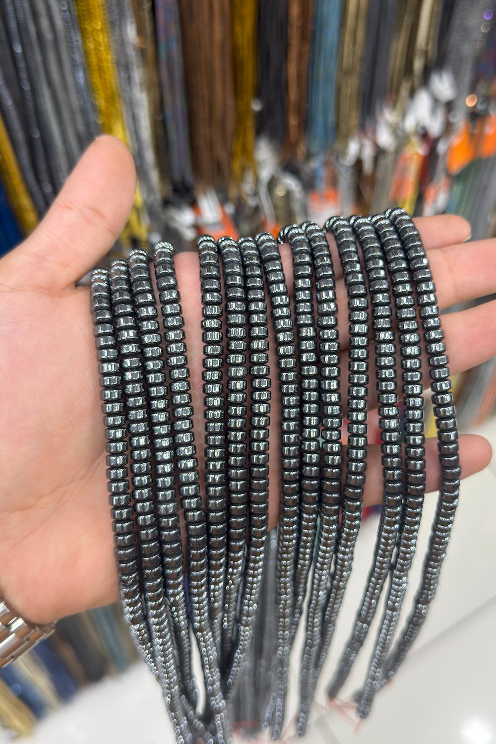Hematit Taşı Daire Kesim Parlak Füme 6x4mm Doğal Taş Dizi