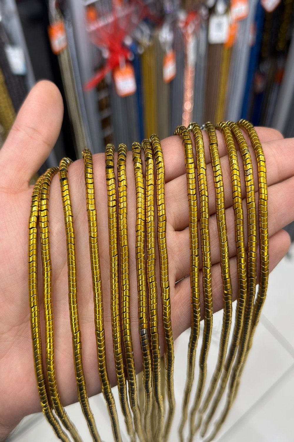 Hematit Taşı Dalgalı Kesim Parlak Gold 4x2mm Doğal Taş Dizi