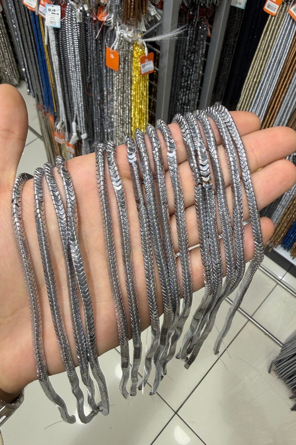 Hematit Taşı Dalgalı Rondela Kesim 4x2mm- Parlak Gümüş Doğal Taş Dizi