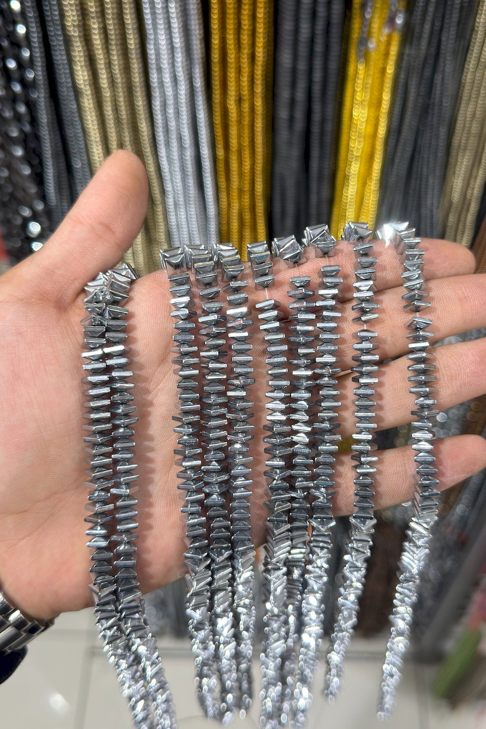 Hematit Taşı Dikdörtgen Kesim 6x3mm- Parlak Gümüş Doğal Taş Dizi