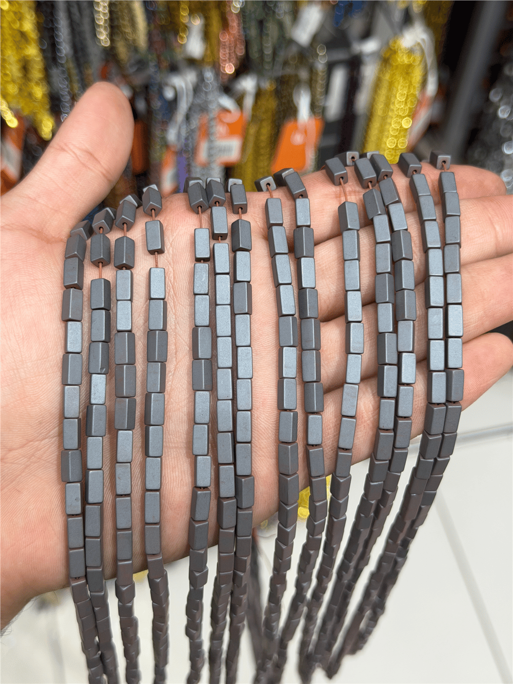 Hematit Taşı Dikdörtgen Kesim Mat Gri 4x8mm Doğal Taş Dizi