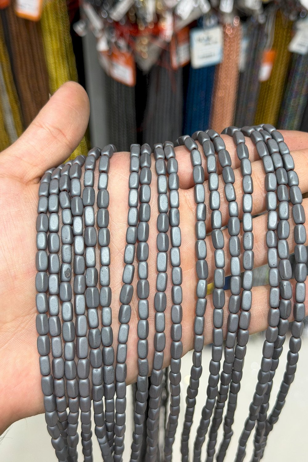 Hematit Taşı Dikdörtgen Kesim Mat Gri 4x8mm Doğal Taş Dizi