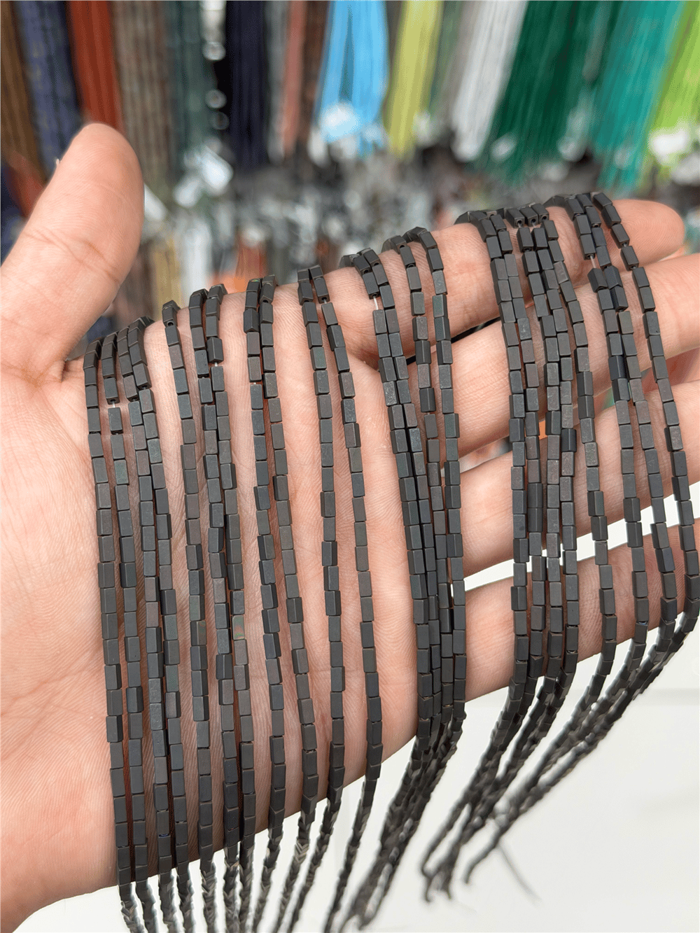 Hematit Taşı Dikdörtgen Kesim Mat Siyah 2x4mm Doğal Taş Dizi