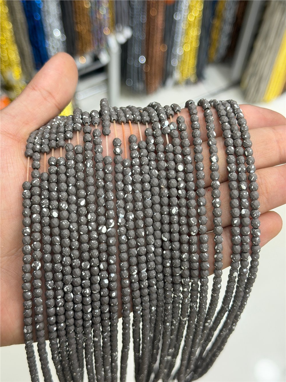 Hematit Taşı Faset Küre Kesim Mat Gri 4mm Doğal Taş Dizi