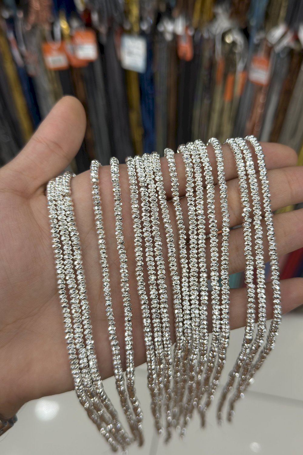 Hematit Taşı Fasetli Kesim Parlak Füme 4x2mm Doğal Taş Dizi