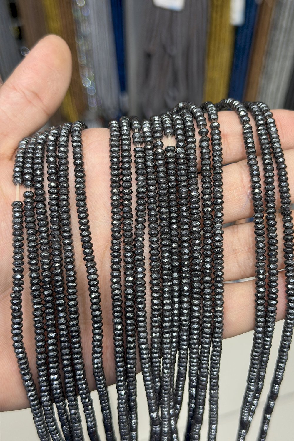 Hematit Taşı Fasetli Kesim Parlak Füme 4x2mm Doğal Taş Dizi