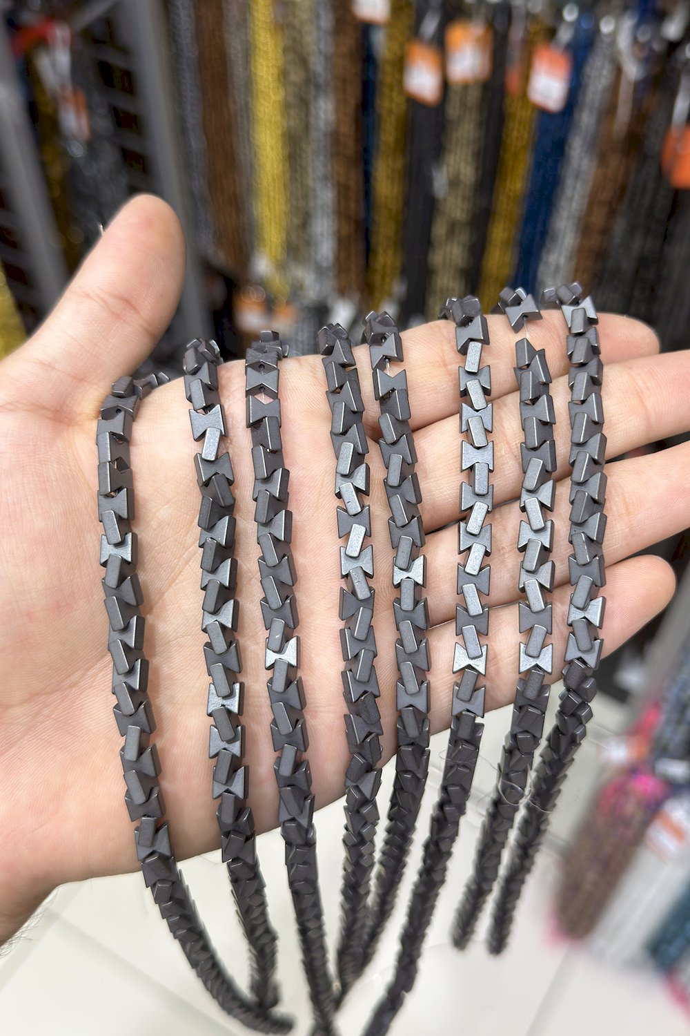 Hematit Taşı Fiyonk Kesim Mat Gri 6x6mm Doğal Taş Dizi