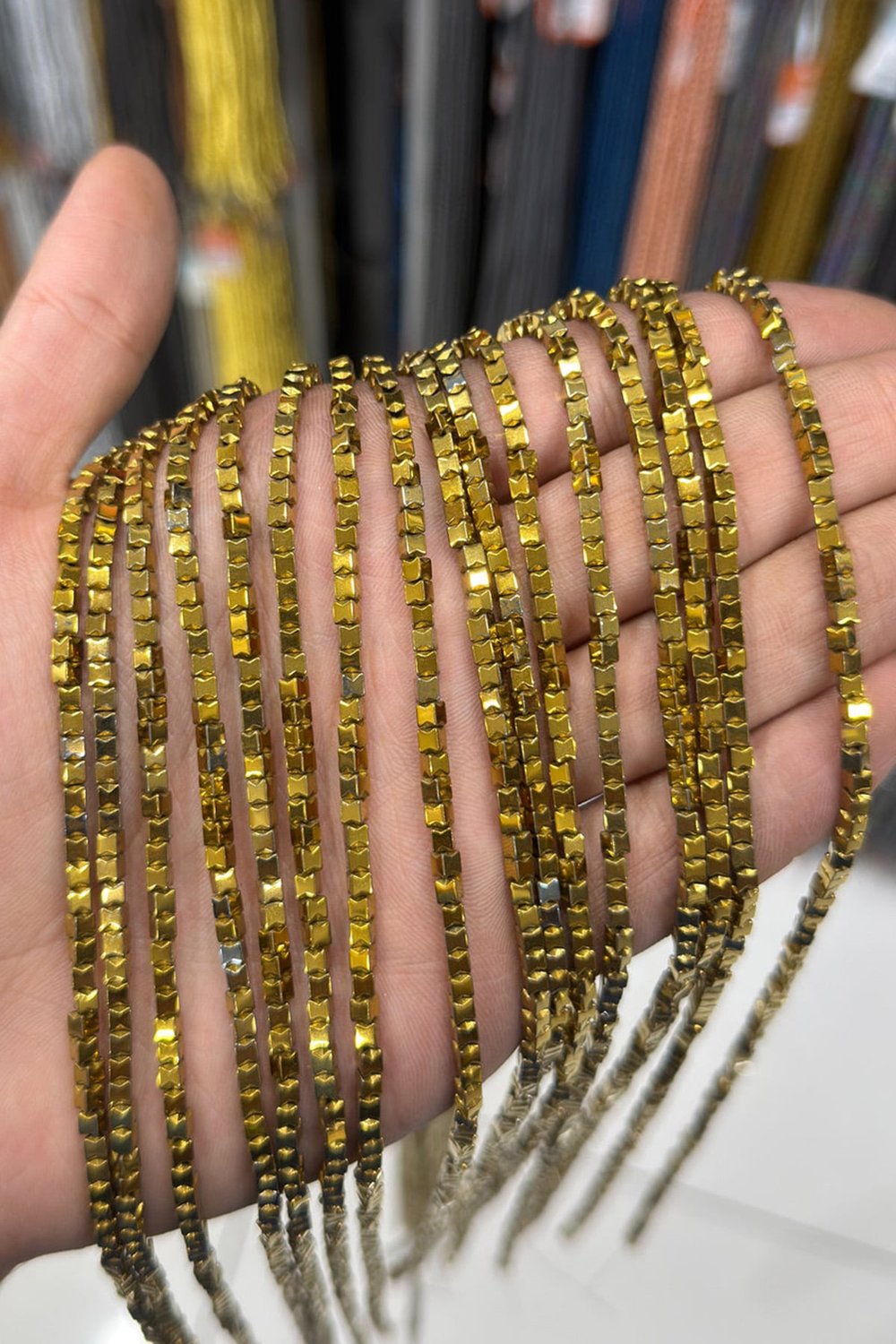 Hematit Taşı Fiyonk Kesim Parlak Gold 3x3mm Doğal Taş Dizi