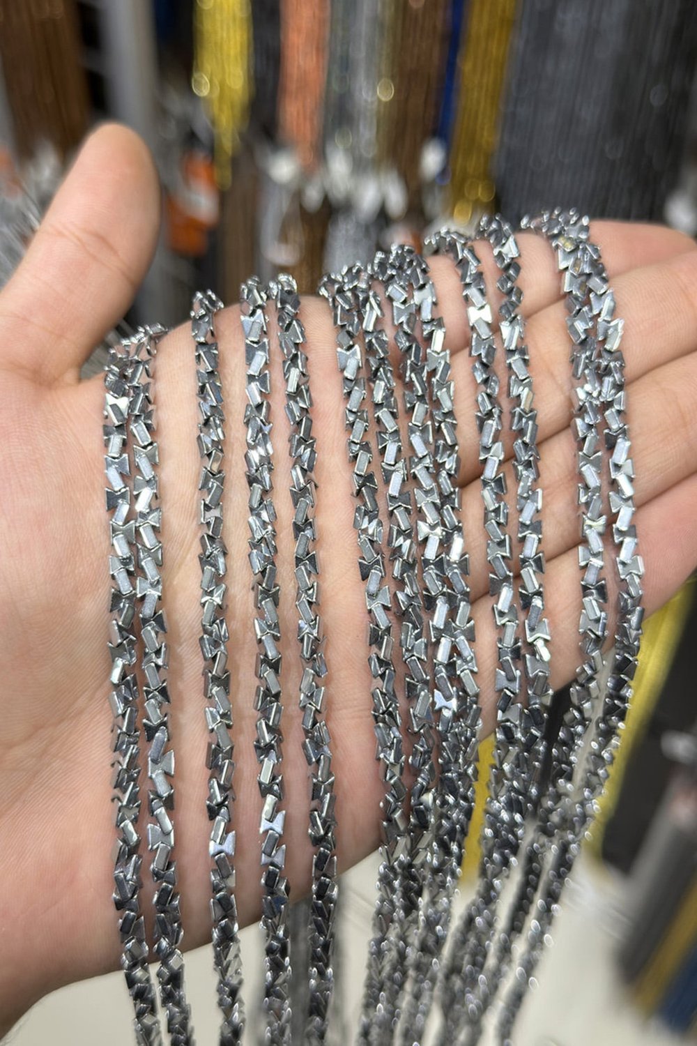 Hematit Taşı Fiyonk Kesim Parlak Gümüş 4x4mm Doğal Taş Dizi