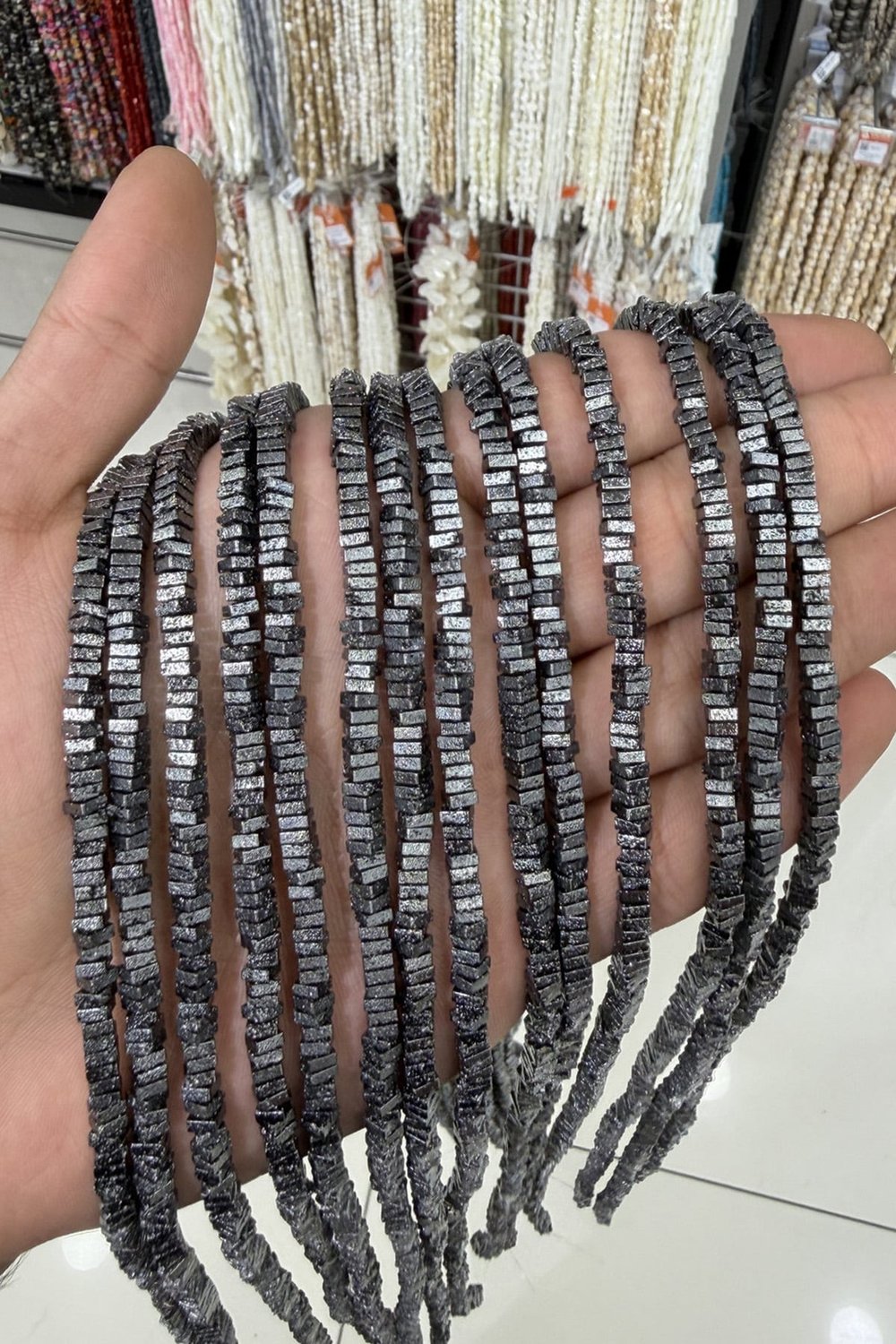 Hematit Taşı Kare Rondela Kesim Füme 4x1mm Doğal Taş Dizi