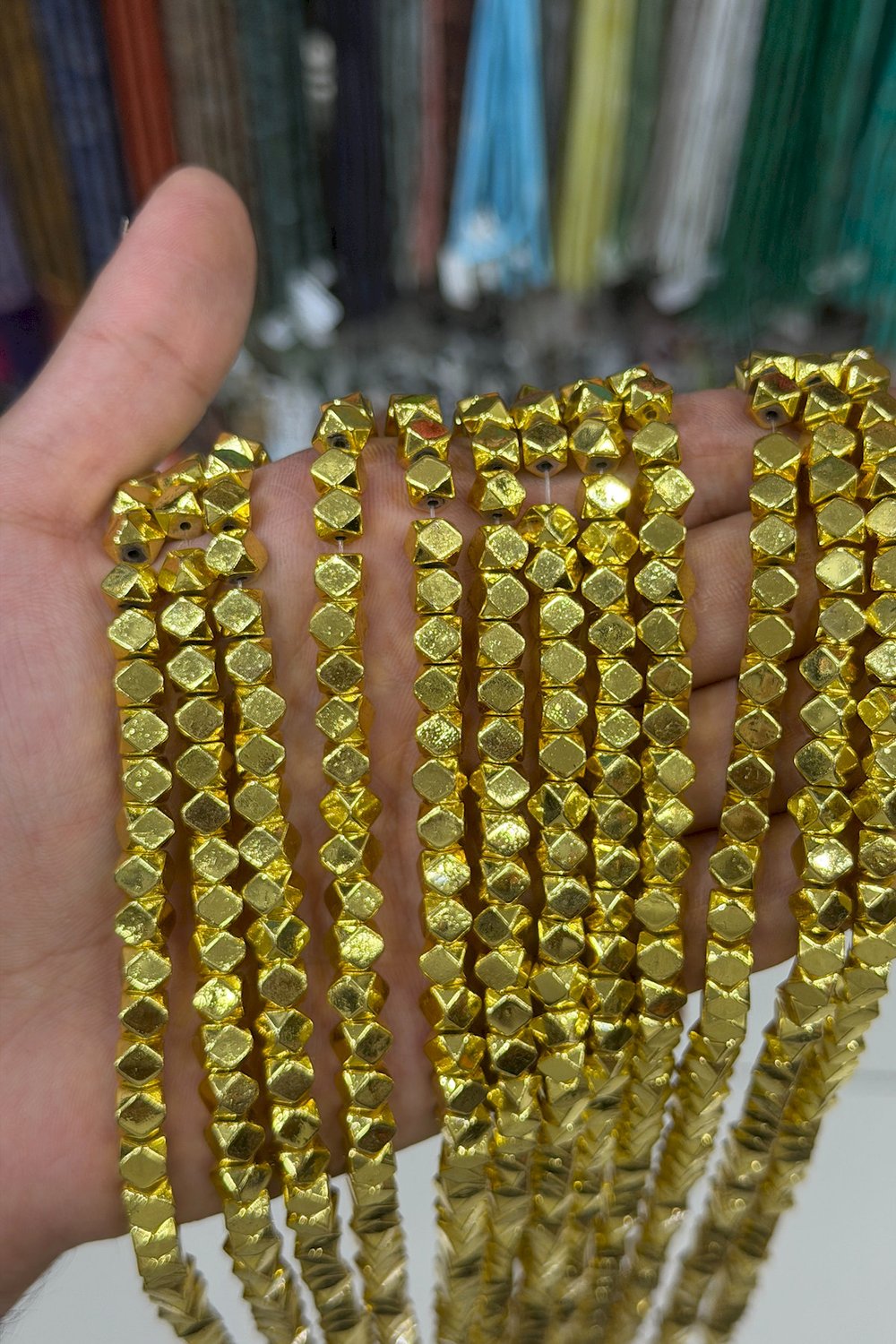 Hematit Taşı Küp Kesim Altın Sarı 6x6mm Doğal Taş Dizi