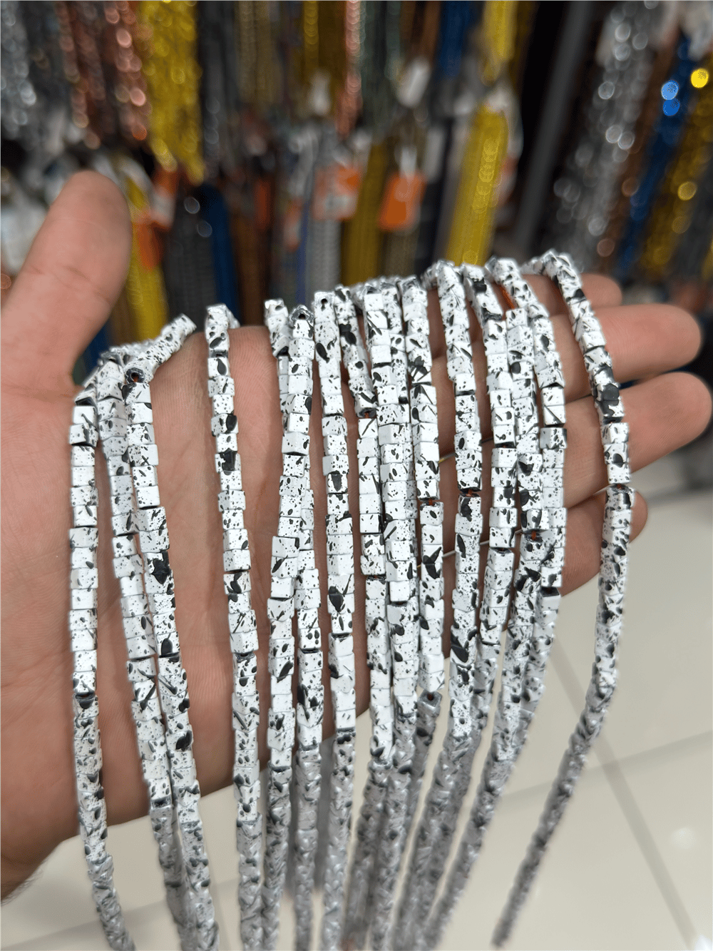 Hematit Taşı Küp Kesim Beyaz 4x4mm Doğal Taş Dizi