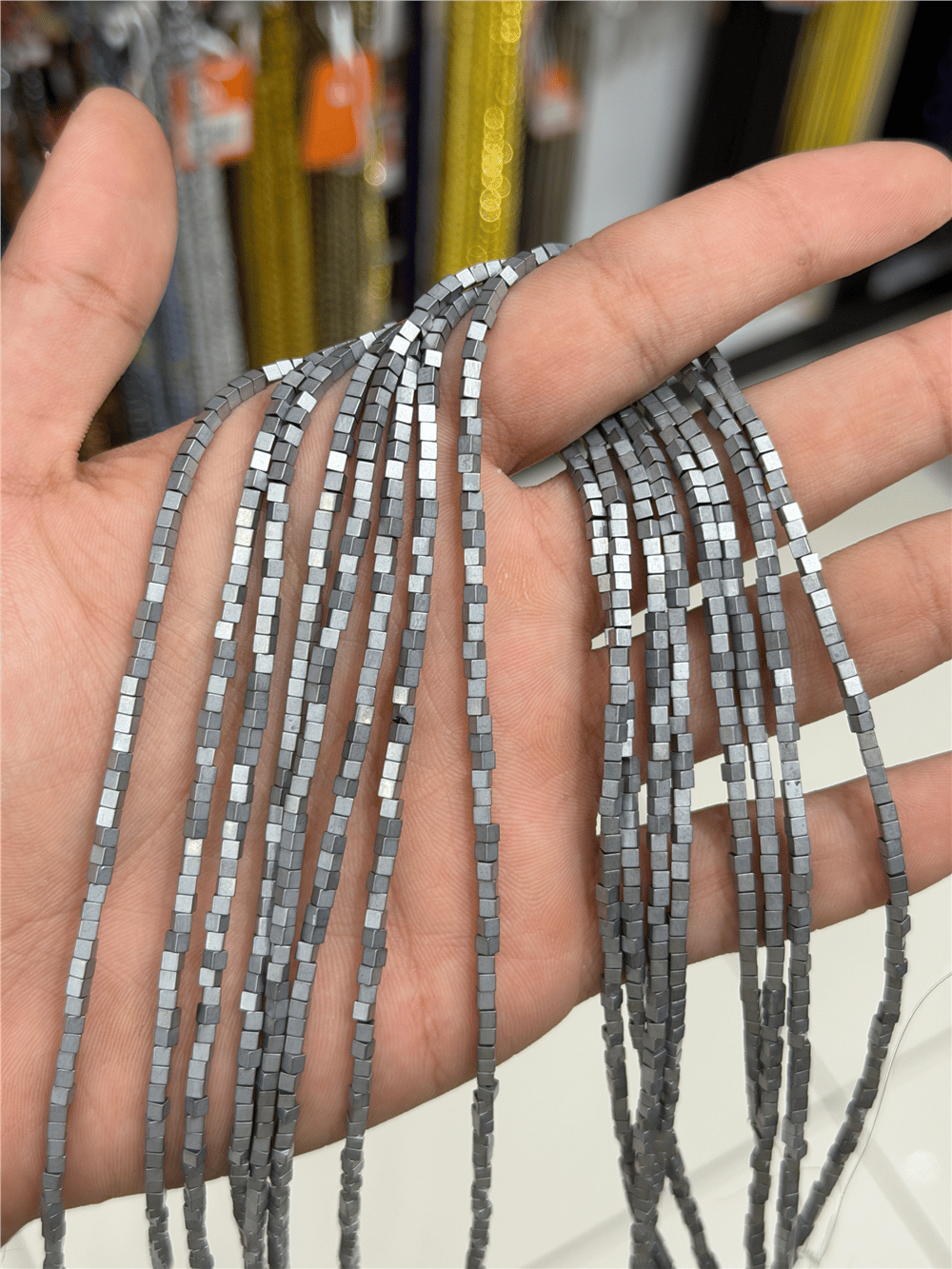 Hematit Taşı Küp Kesim Mat Açık Gri 2x2mm Doğal Taş Dizi