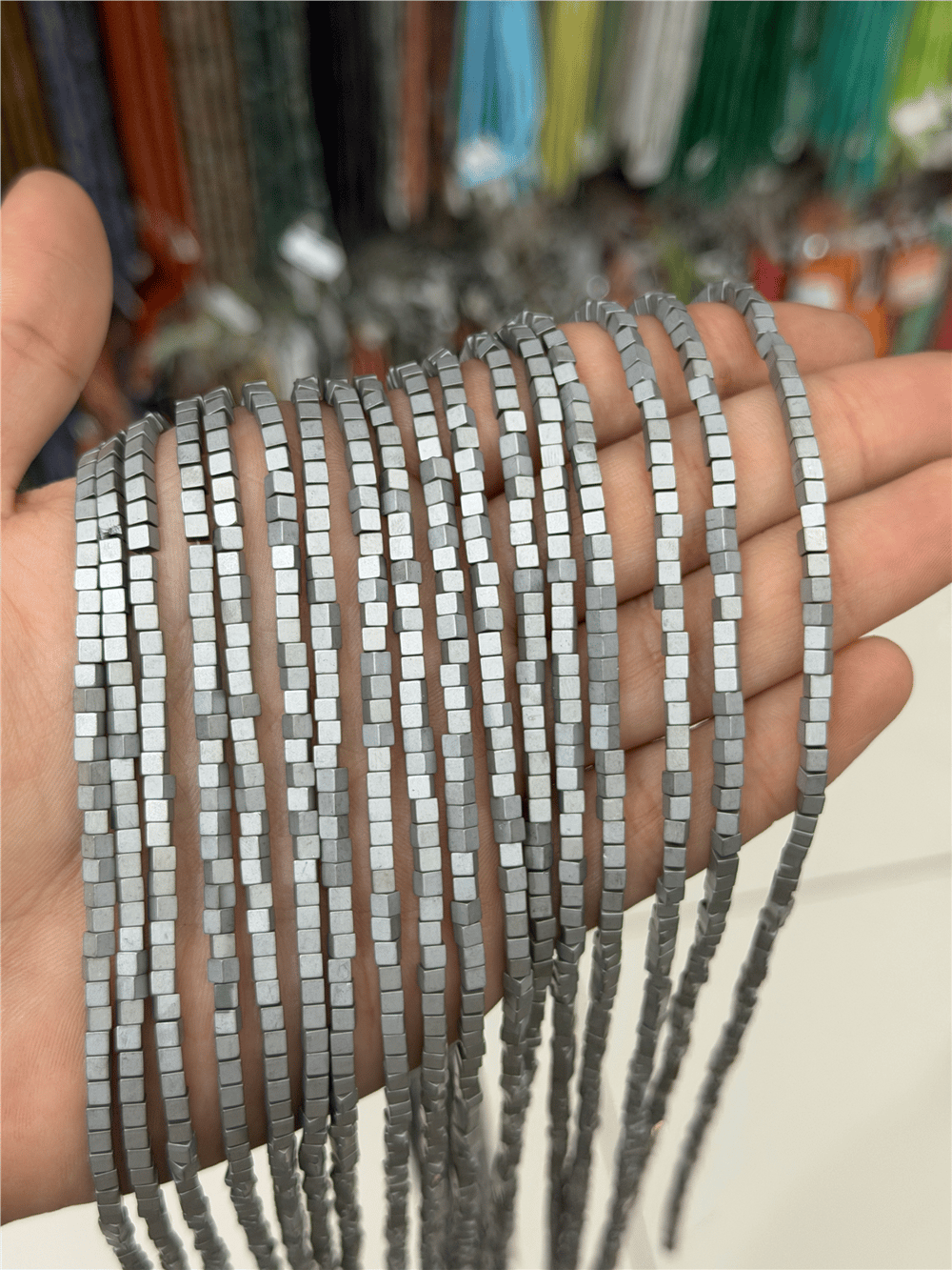 Hematit Taşı Küp Kesim Mat Açık Gri 3x3mm Doğal Taş Dizi