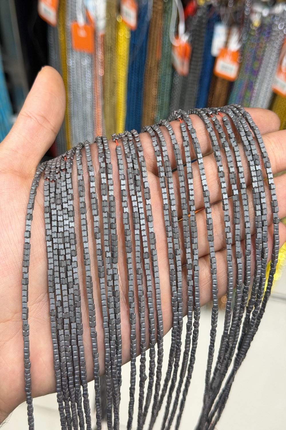Hematit Taşı Küp Kesim Mat Gri 2x2mm Doğal Taş Dizi