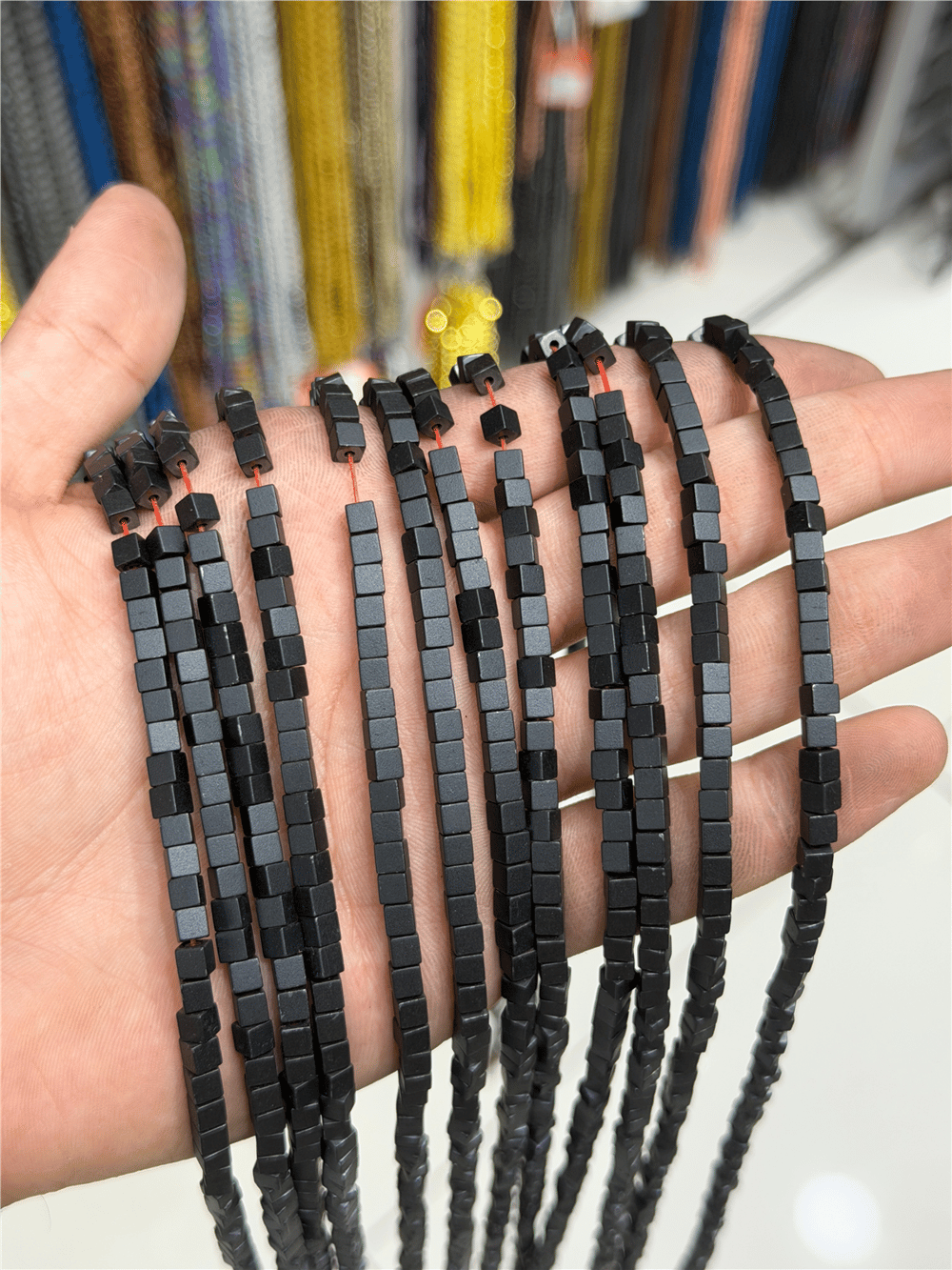 Hematit Taşı Küp Kesim Mat Siyah 4x4mm Doğal Taş Dizi