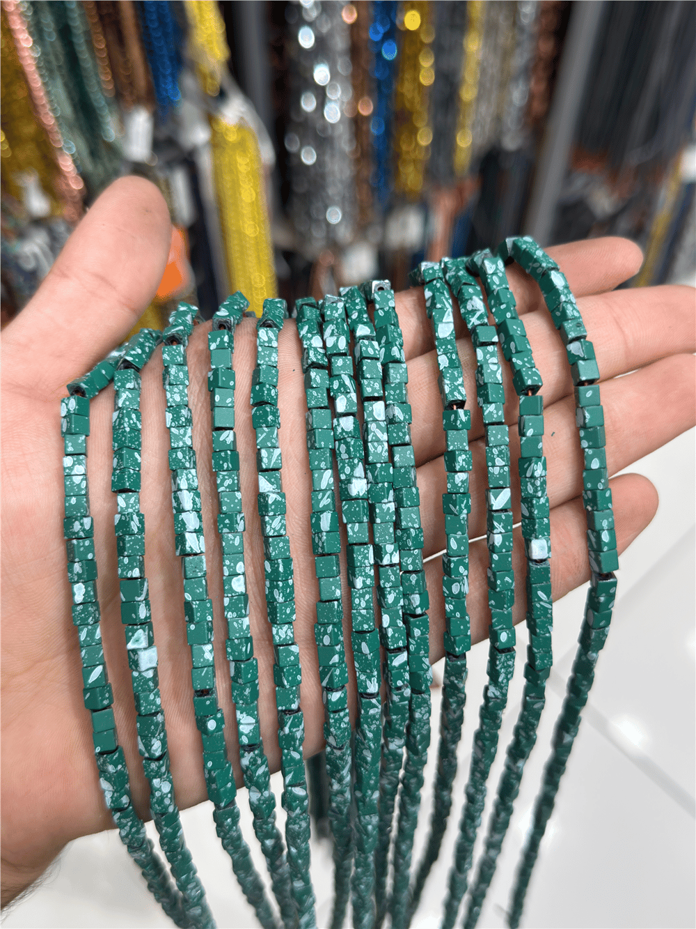 Hematit Taşı Küp Kesim Mat Yeşil 4x4mm Doğal Taş Dizi