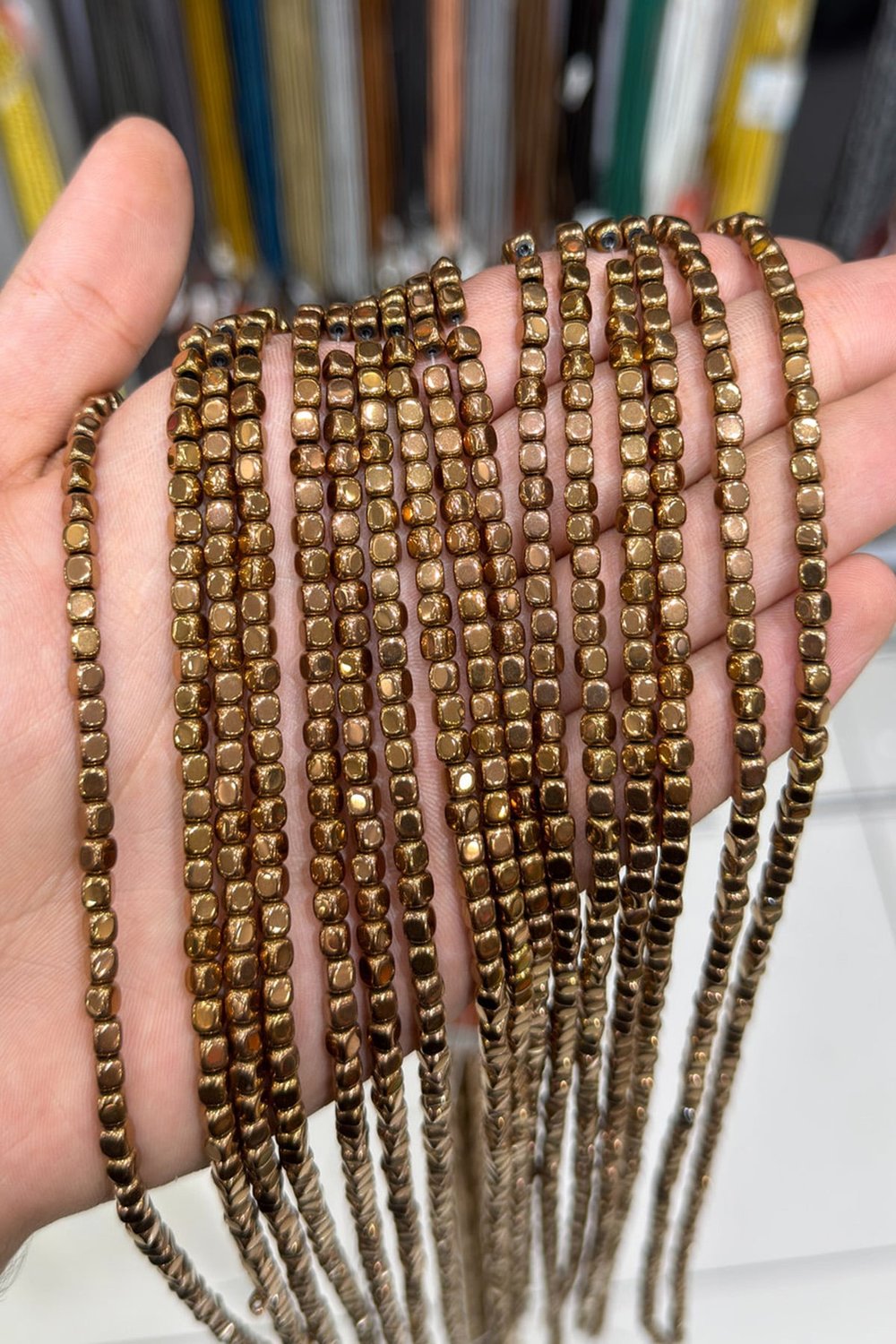 Hematit Taşı Küp Kesim Parlak Kahverengi 4x4mm Doğal Taş Dizi