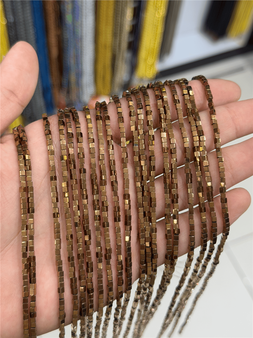 Hematit Taşı Küp Kesim Parlak Kahverengi 2x2mm Doğal Taş Dizi