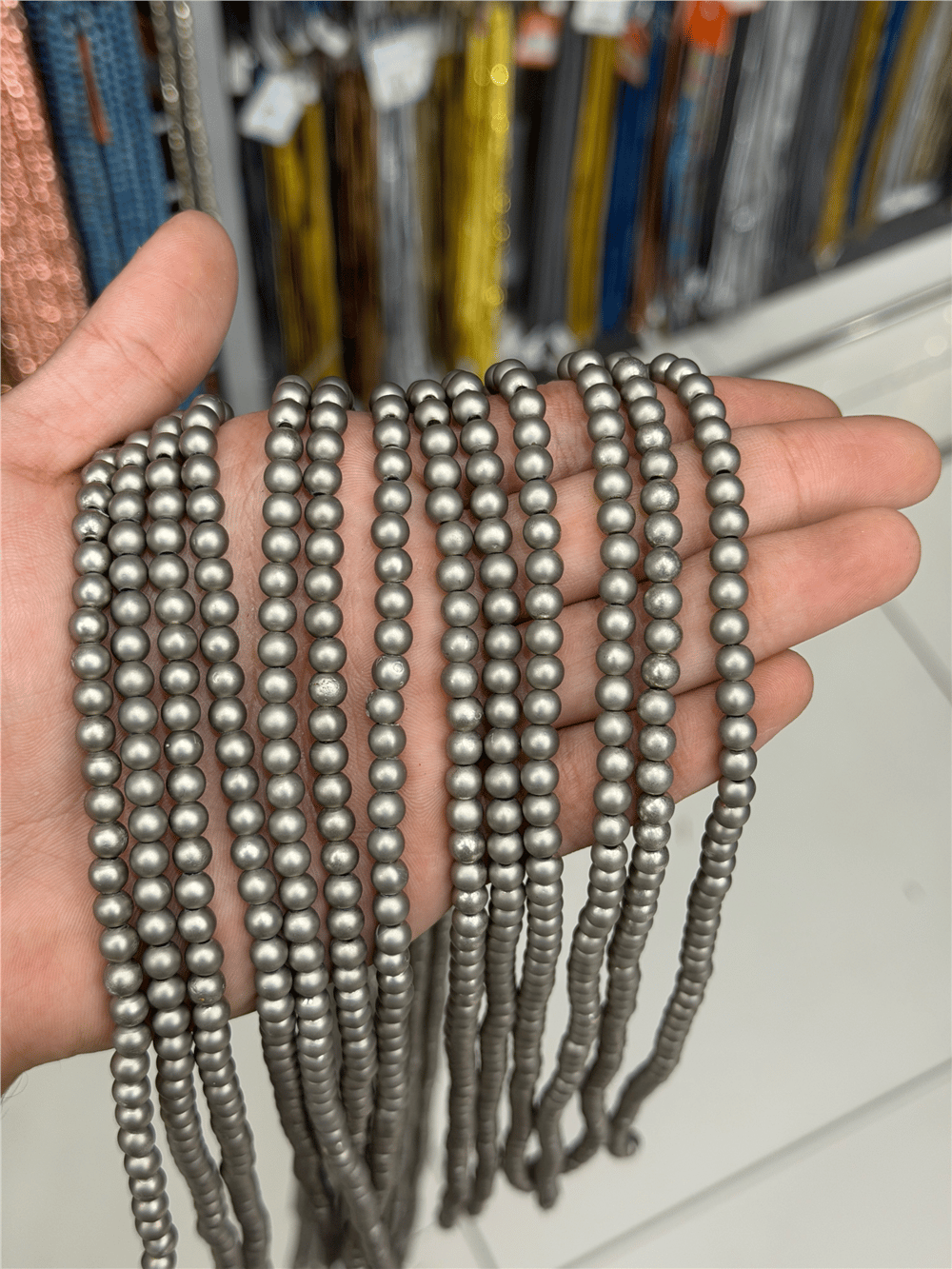 Hematit Taşı Küre Kesim 6mm- Mat Titanyum Doğal Taş Dizi
