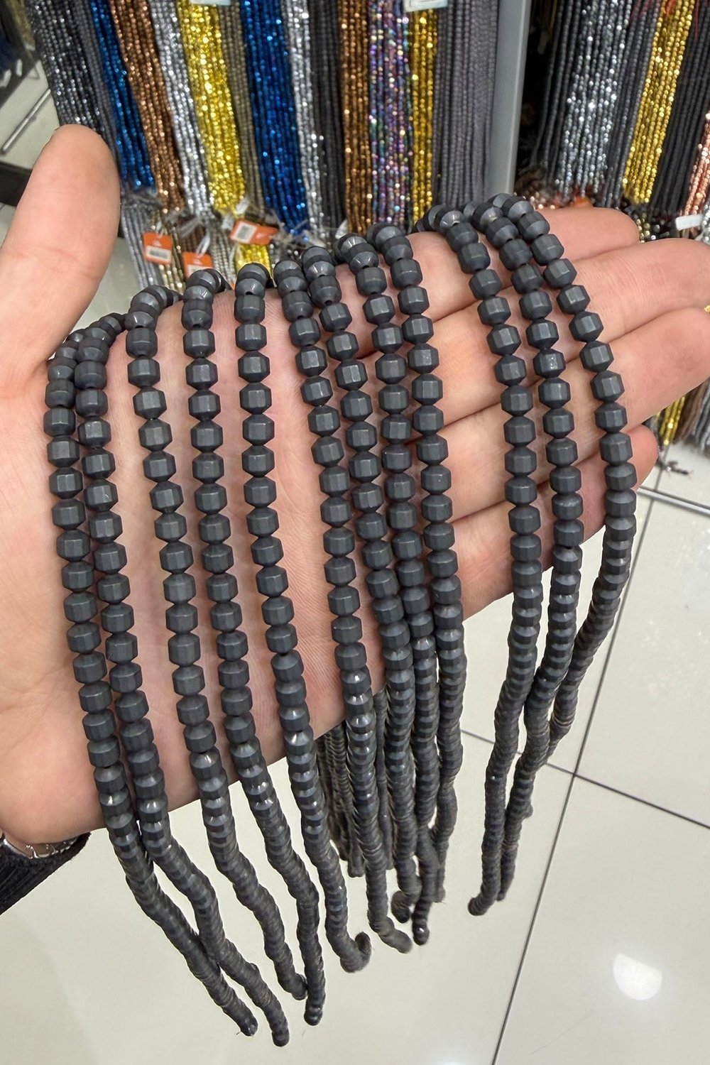 Hematit Taşı Özel Kesim Mat Siyah 6x6mm Doğal Taş Dizi