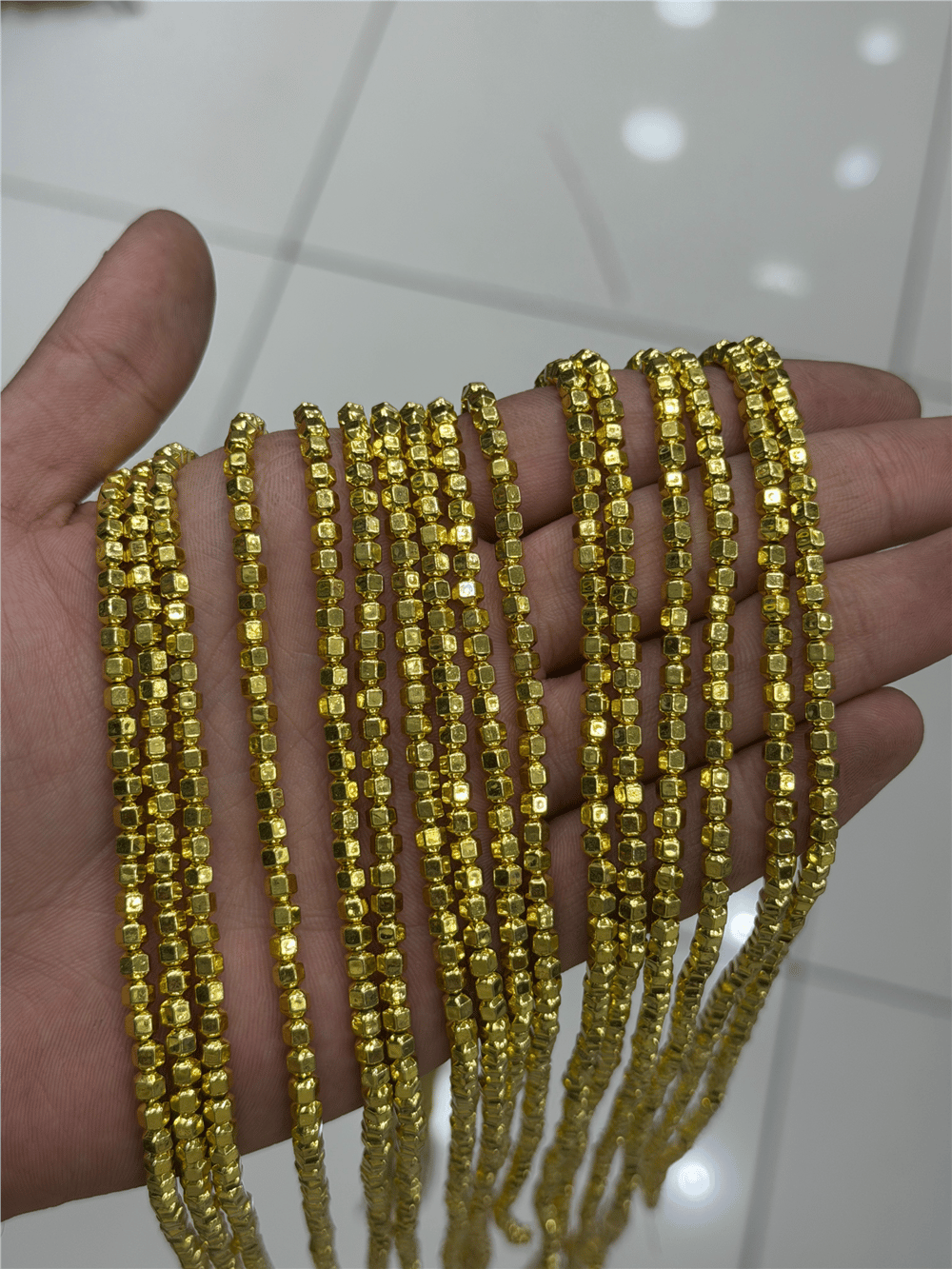 Hematit Taşı Özel Kesim Altın Sarı 4x4mm Doğal Taş Dizi