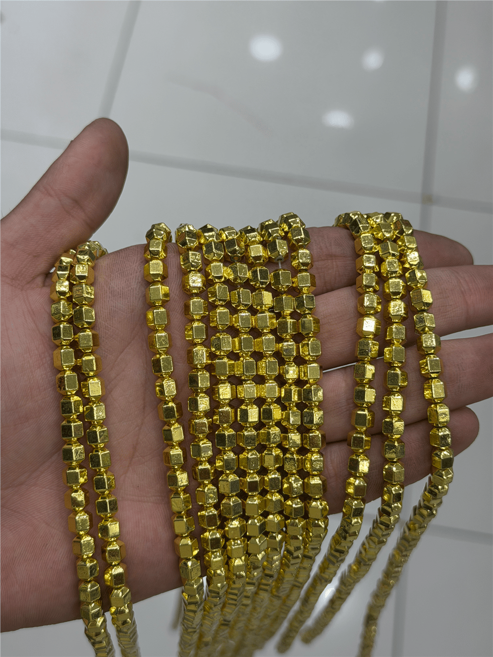 Hematit Taşı Özel Kesim Altın Sarı 6x6mm Doğal Taş Dizi