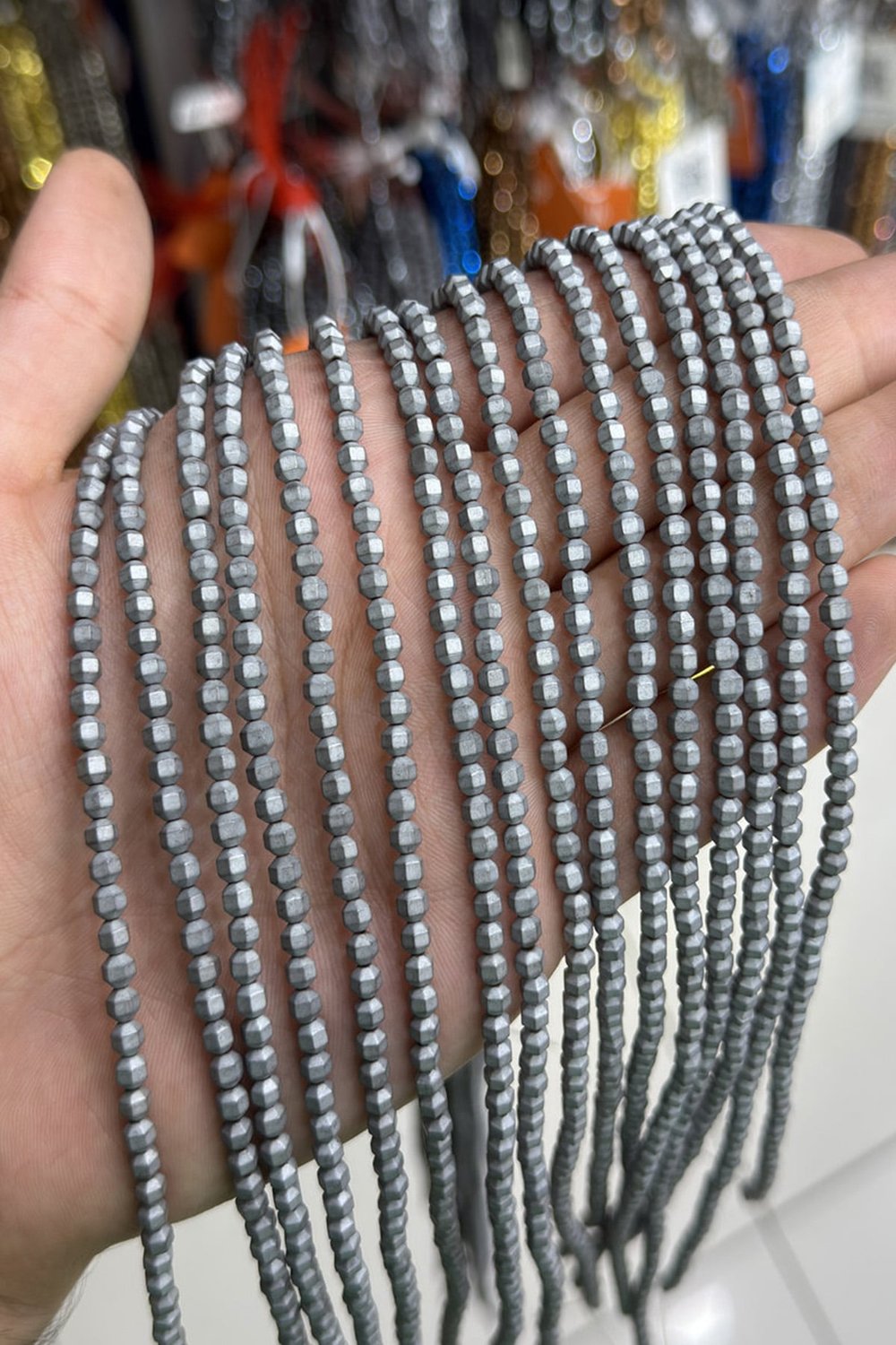 Hematit Taşı Özel Kesim Mat Açık Gri 4x4mm Doğal Taş Dizi