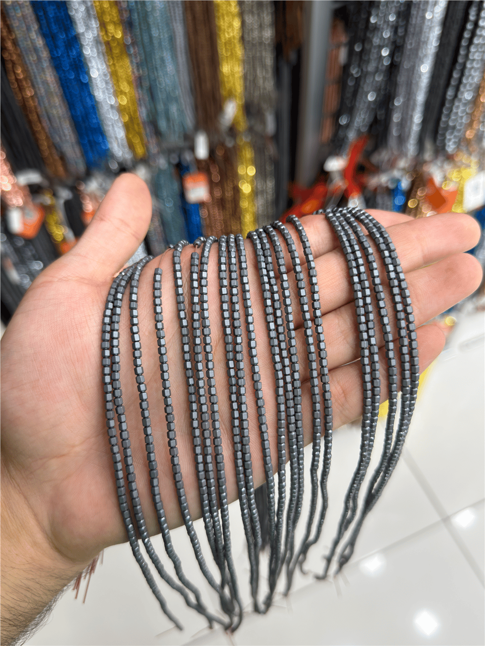 Hematit Taşı Özel Kesim Mat Gri 3x3mm Doğal Taş Dizi