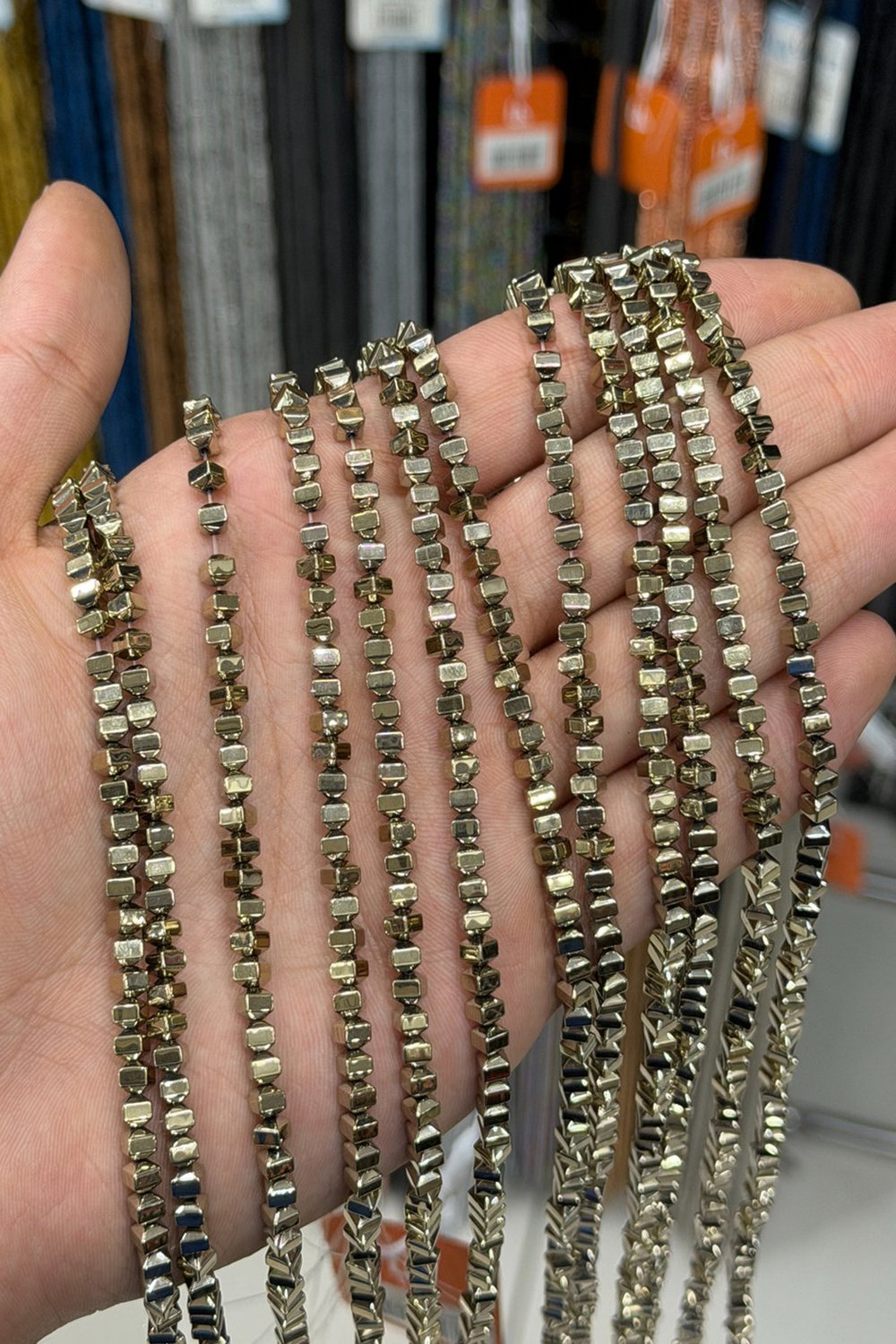 Hematit Taşı Özel Kesim Parlak Antik Sarı 4x4mm Doğal Taş Dizi